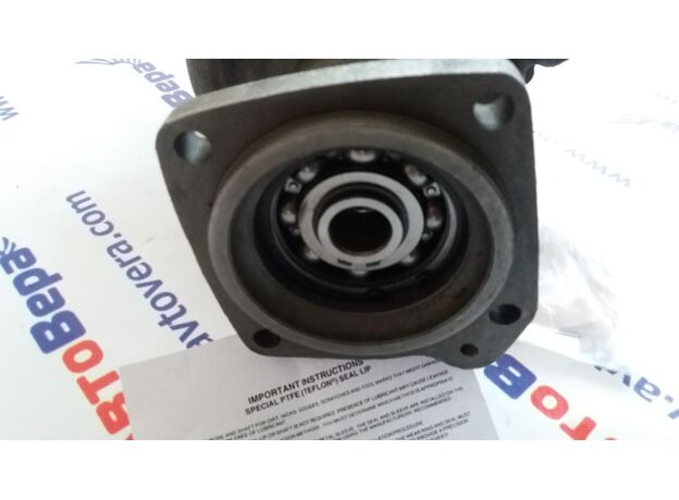 Насос водяной Cummins KTA-19 4025310