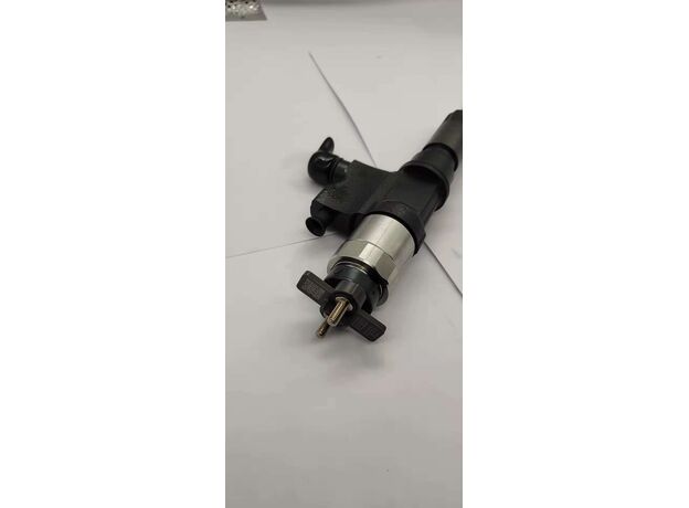 Форсунка топливная Komatsu PC400-7 6156-11-3300