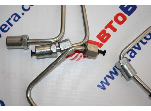 Трубка топливная к форсункам двигателя Cummins ISF 2.8 5258983 Камминз